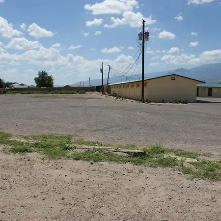 Hwy Express Inn And Suites